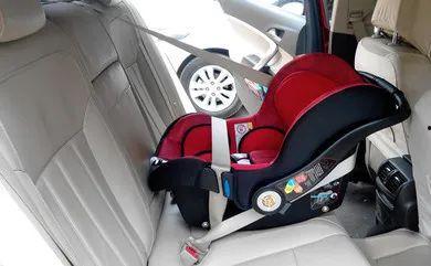 拖挂成人座椅安装视频,轻松掌握安全出行技巧