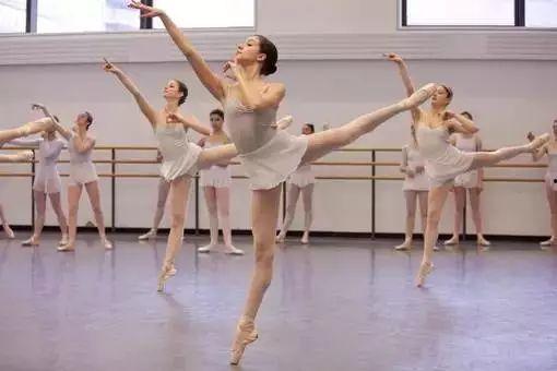 临河成人舞蹈男生视频,临河成人舞蹈男生风采展示